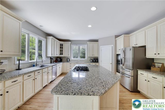 258 Rising Meadow Way, East Stroudsburg, PA 18302