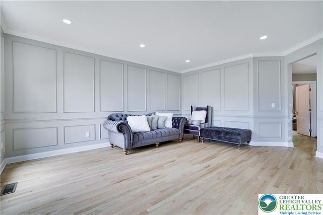 258 Rising Meadow Way, East Stroudsburg, PA 18302