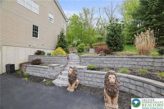 258 Rising Meadow Way, East Stroudsburg, PA 18302