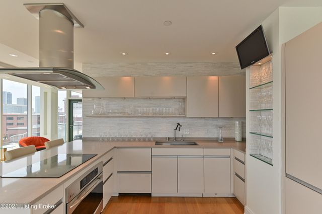 222 E Witherspoon St 704, Louisville, KY 40202