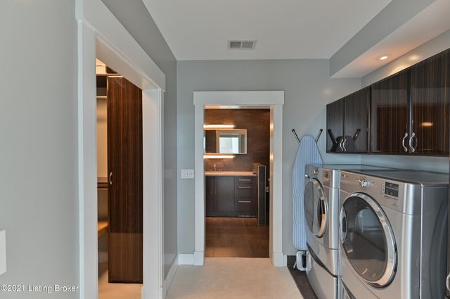 222 E Witherspoon St 704, Louisville, KY 40202