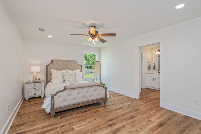 5155 Lake Drive, Crestview, FL 32539