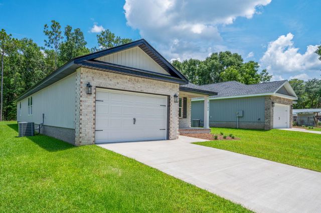 5155 Lake Drive, Crestview, FL 32539