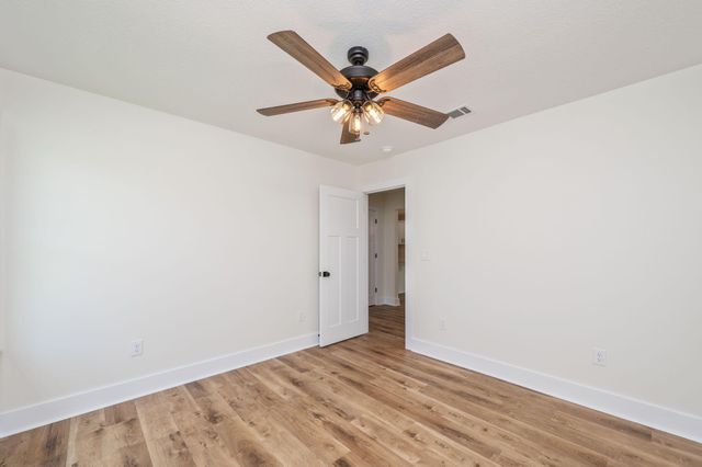 5155 Lake Drive, Crestview, FL 32539