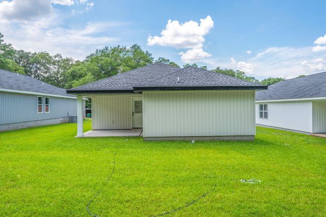 5155 Lake Drive, Crestview, FL 32539