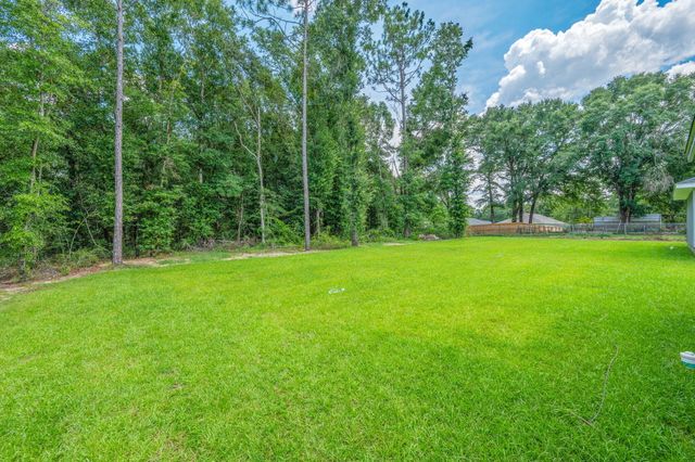 5155 Lake Drive, Crestview, FL 32539