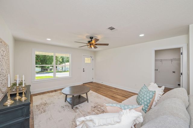 5155 Lake Drive, Crestview, FL 32539