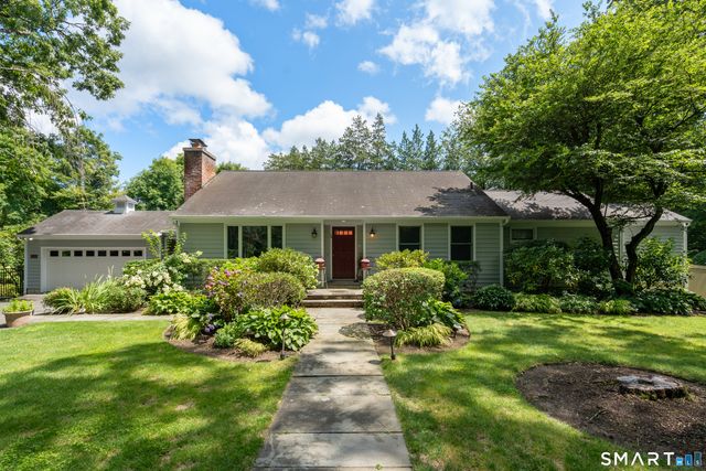 21 Hampton Lane, New Canaan, CT 06840