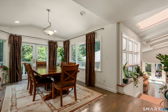 21 Hampton Lane, New Canaan, CT 06840