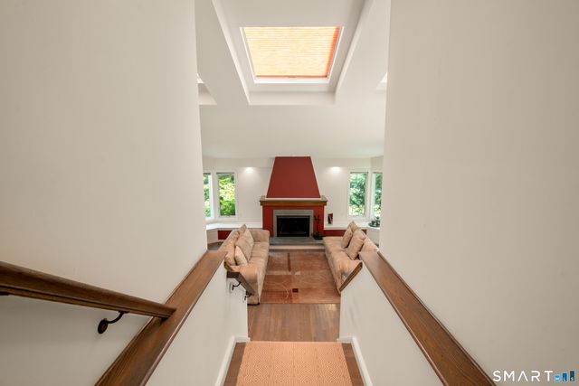 21 Hampton Lane, New Canaan, CT 06840