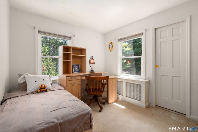 21 Hampton Lane, New Canaan, CT 06840