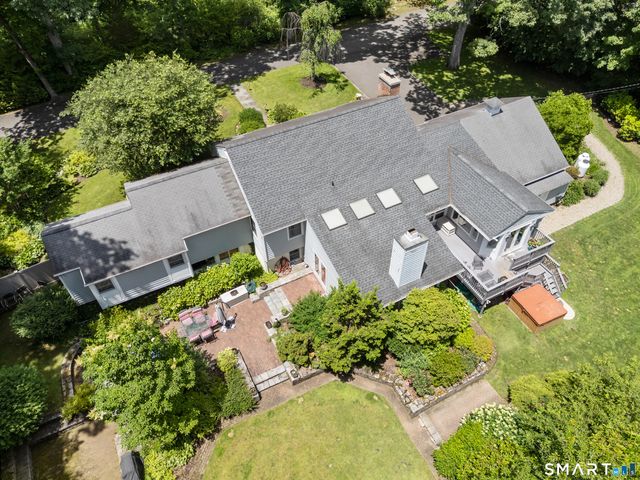 21 Hampton Lane, New Canaan, CT 06840