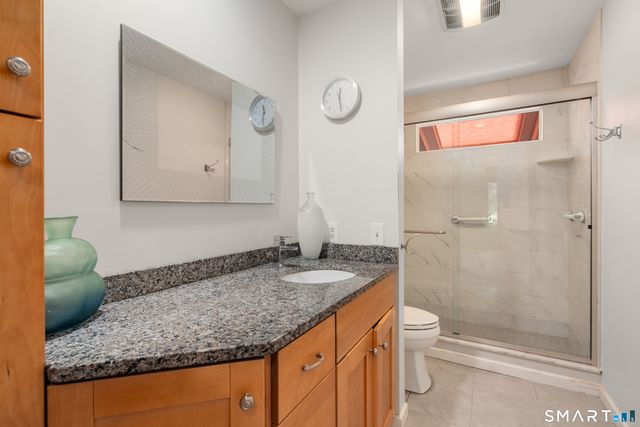 21 Hampton Lane, New Canaan, CT 06840