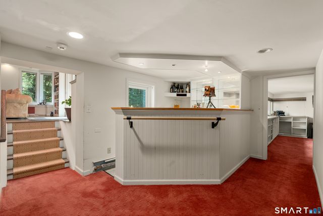 21 Hampton Lane, New Canaan, CT 06840