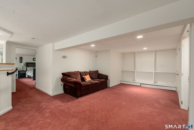 21 Hampton Lane, New Canaan, CT 06840