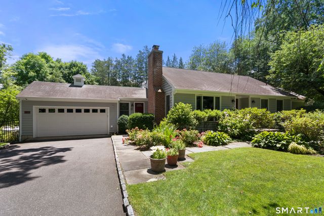 21 Hampton Lane, New Canaan, CT 06840