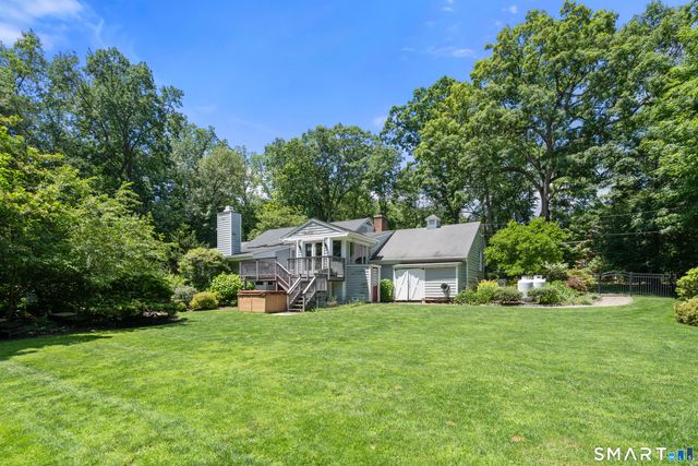21 Hampton Lane, New Canaan, CT 06840