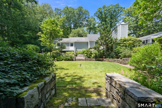 21 Hampton Lane, New Canaan, CT 06840