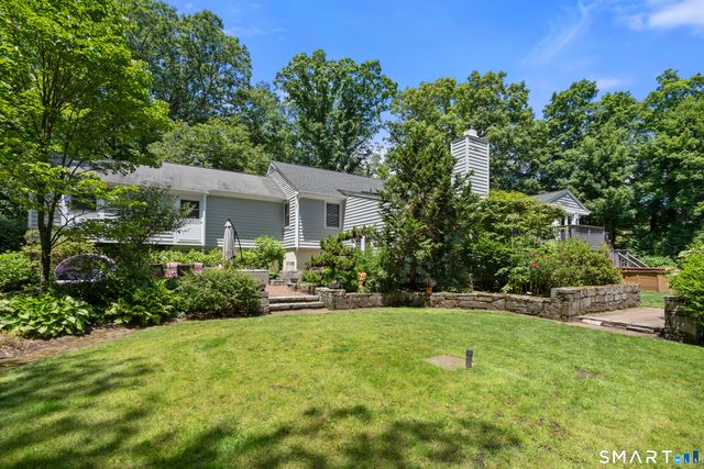 21 Hampton Lane, New Canaan, CT 06840