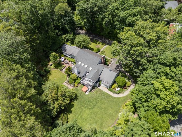 21 Hampton Lane, New Canaan, CT 06840