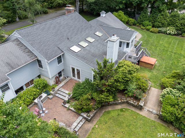 21 Hampton Lane, New Canaan, CT 06840