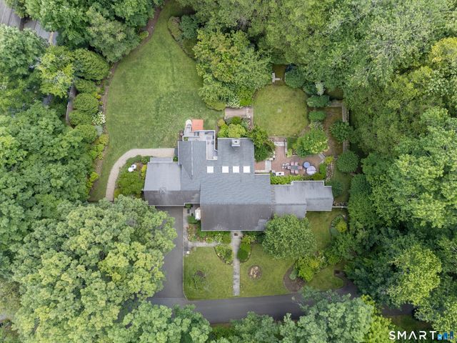 21 Hampton Lane, New Canaan, CT 06840