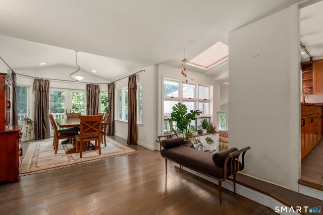 21 Hampton Lane, New Canaan, CT 06840