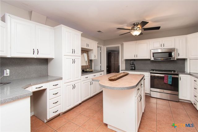 18 Morgans Point Boulevard, Belton, TX 76513