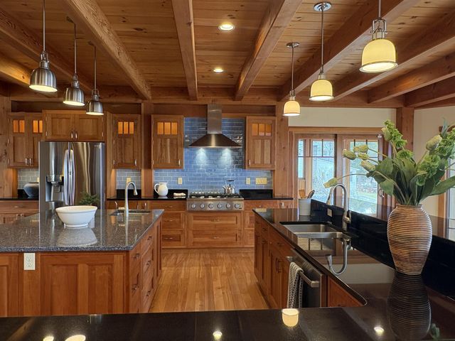 571 West Shore Road, South Hero, VT 05486