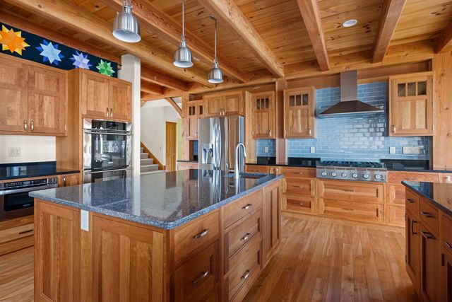 571 West Shore Road, South Hero, VT 05486