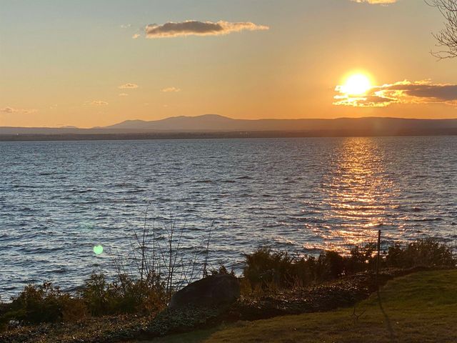 571 West Shore Road, South Hero, VT 05486