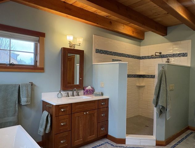 571 West Shore Road, South Hero, VT 05486