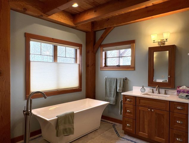 571 West Shore Road, South Hero, VT 05486