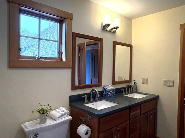571 West Shore Road, South Hero, VT 05486