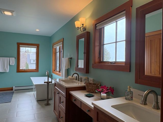 571 West Shore Road, South Hero, VT 05486