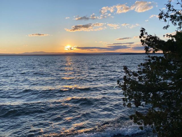 571 West Shore Road, South Hero, VT 05486