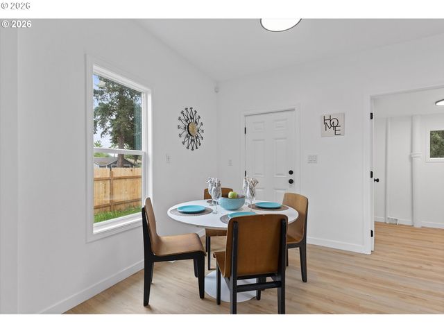 9828 Se ELLIS St, Portland, OR 97266