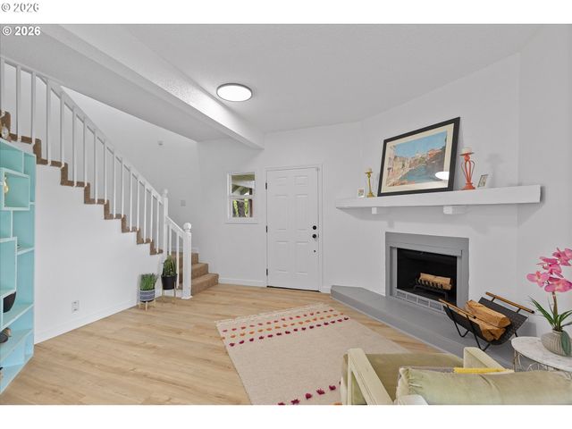 9828 Se ELLIS St, Portland, OR 97266