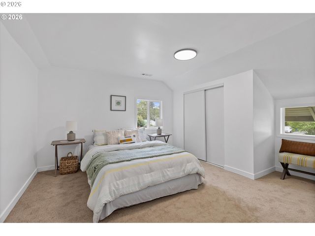 9828 Se ELLIS St, Portland, OR 97266