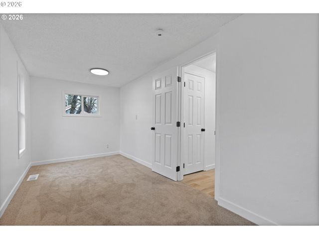 9828 Se ELLIS St, Portland, OR 97266