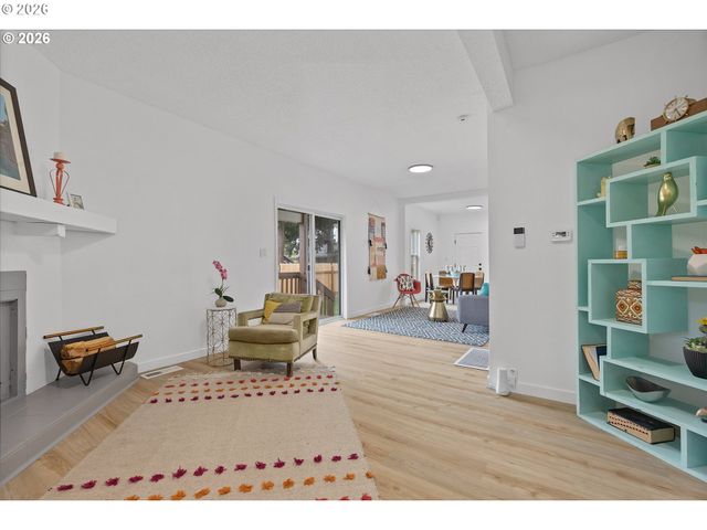 9828 Se ELLIS St, Portland, OR 97266