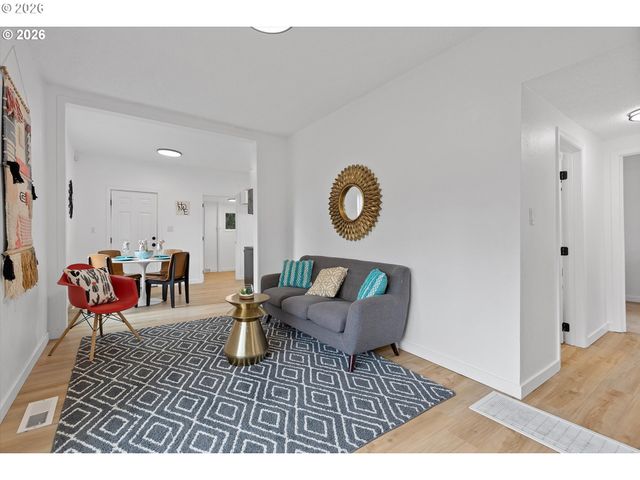 9828 Se ELLIS St, Portland, OR 97266