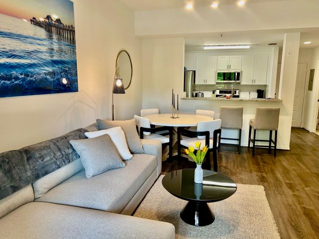 1203 Town Center Drive 221, Jupiter, FL 33458