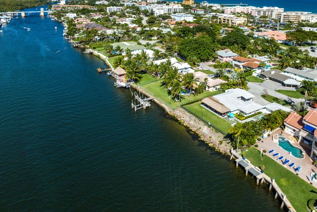 541 SE 18th Avenue, Deerfield Beach, FL 33441