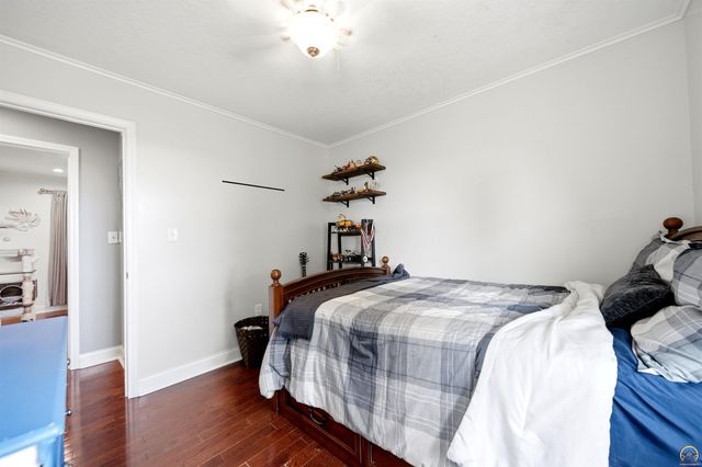 205 Surrey LN, Overbrook, KS 66524