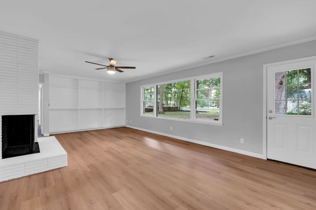 1003 Pickett Dr, Tullahoma, TN 37388