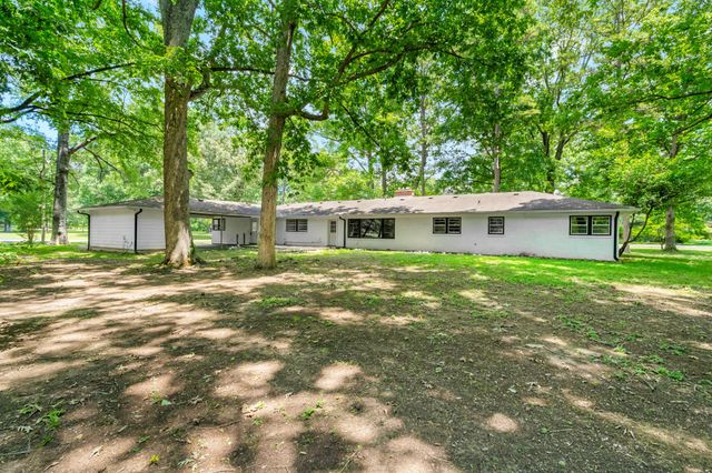 1003 Pickett Dr, Tullahoma, TN 37388