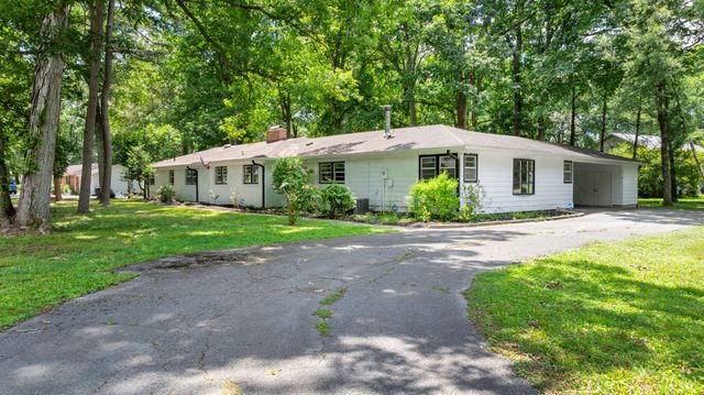 1003 Pickett Dr, Tullahoma, TN 37388