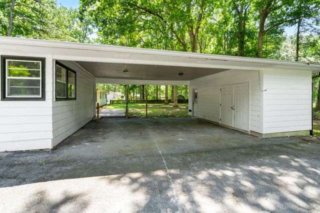 1003 Pickett Dr, Tullahoma, TN 37388