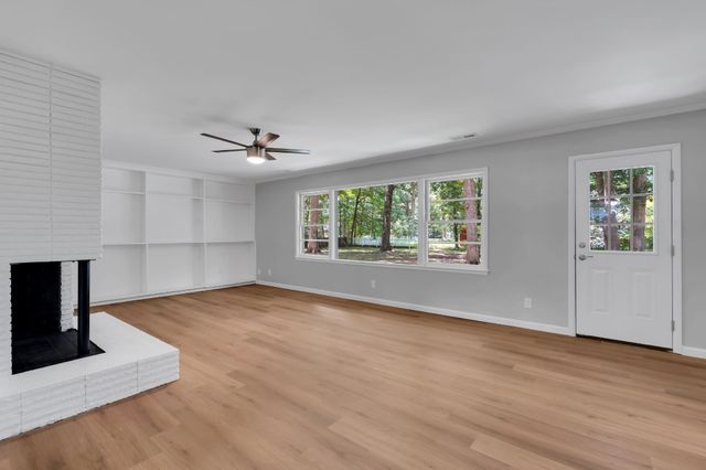 1003 Pickett Dr, Tullahoma, TN 37388